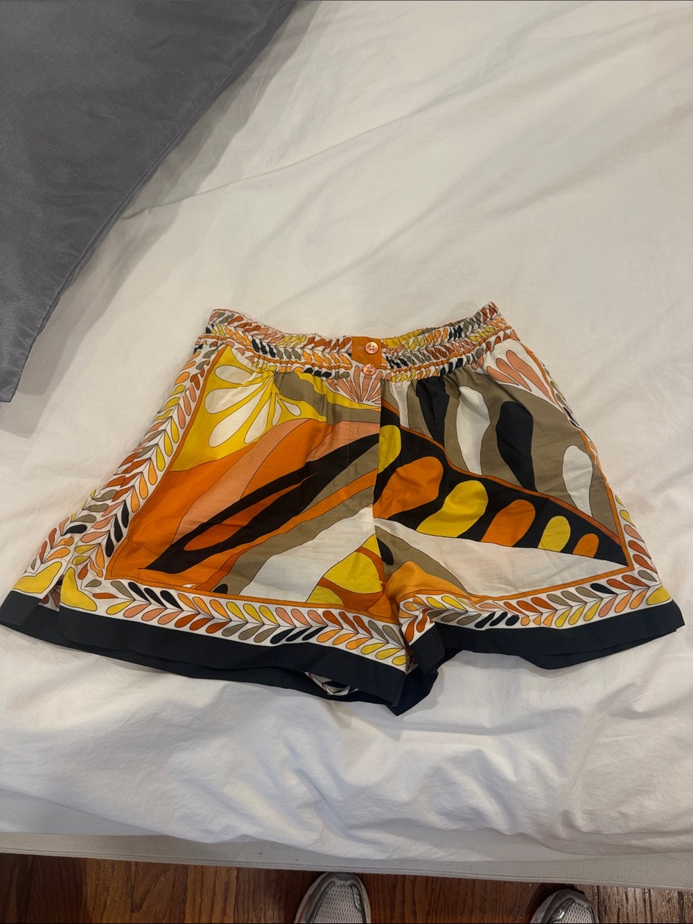 Zara Women's Patterned Elastic-Waist Shorts in Orange and Yellow
